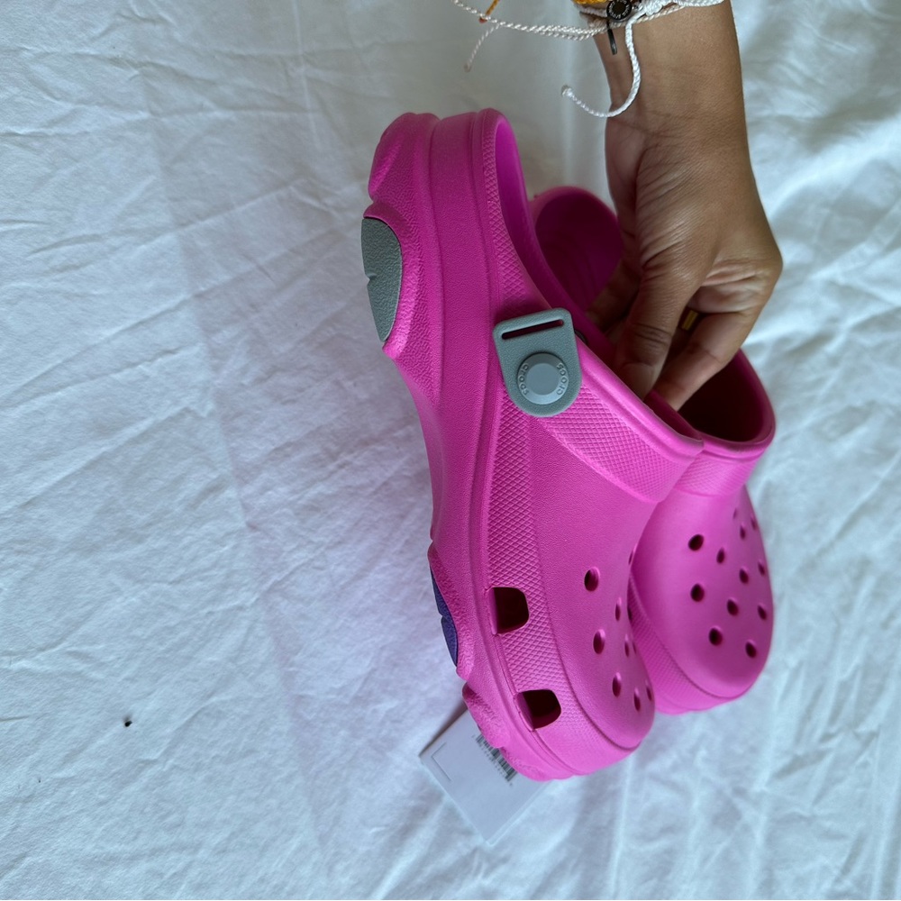 Pink crocs - Picture 3 of 3
